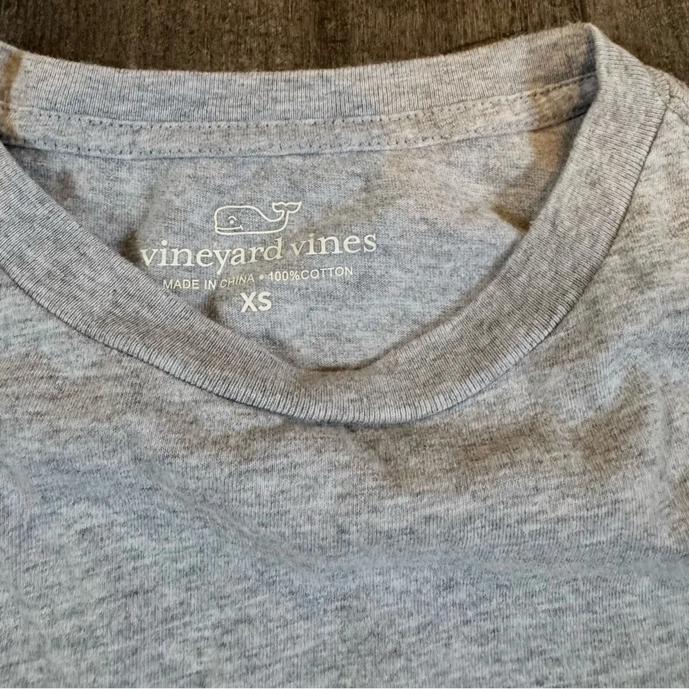 Vineyard Vines Gray Long Sleeve Shirt‎ with 🏈 Football Whale size xs